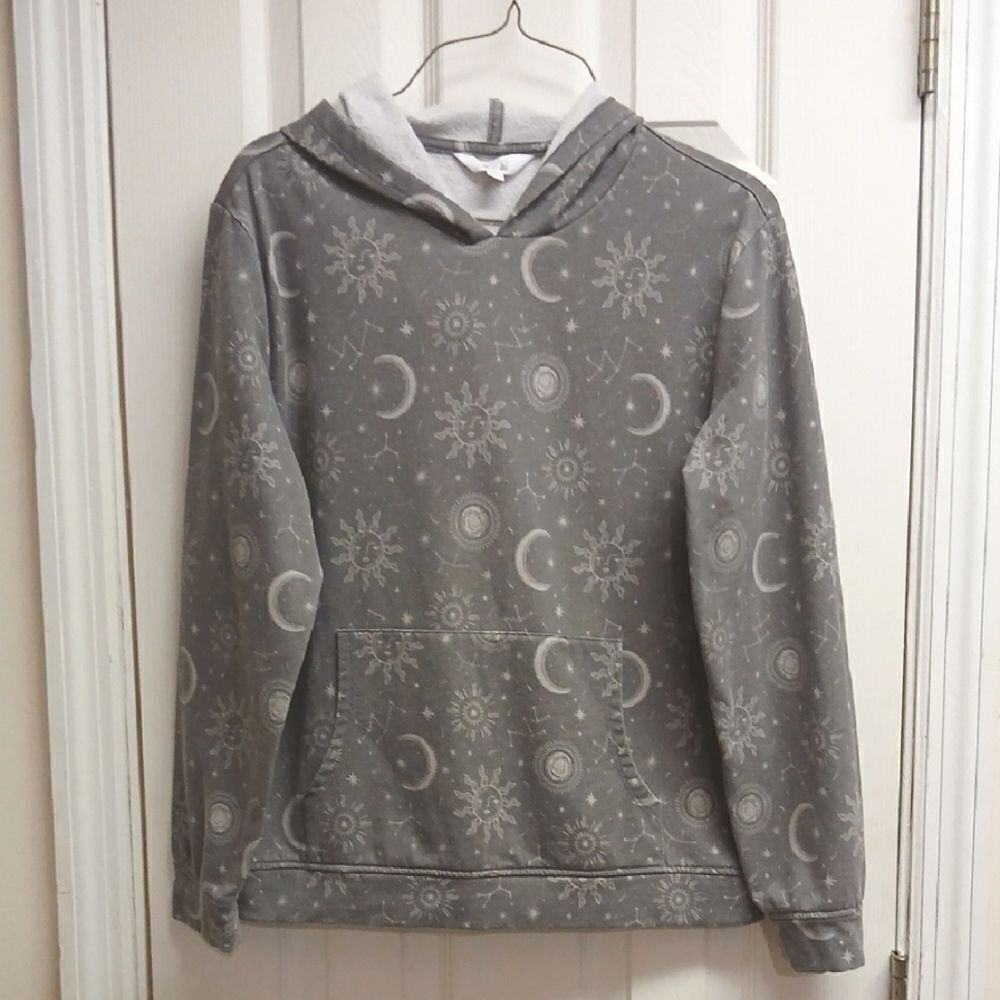 NOT SURE OF THE BRAND BUT TAG IS THERE. Size XL 16-18 GIRLS HOODIE GRAY